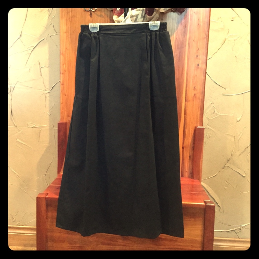 Smart Black Skirt by Bobbie Brooks Woman, size 18W